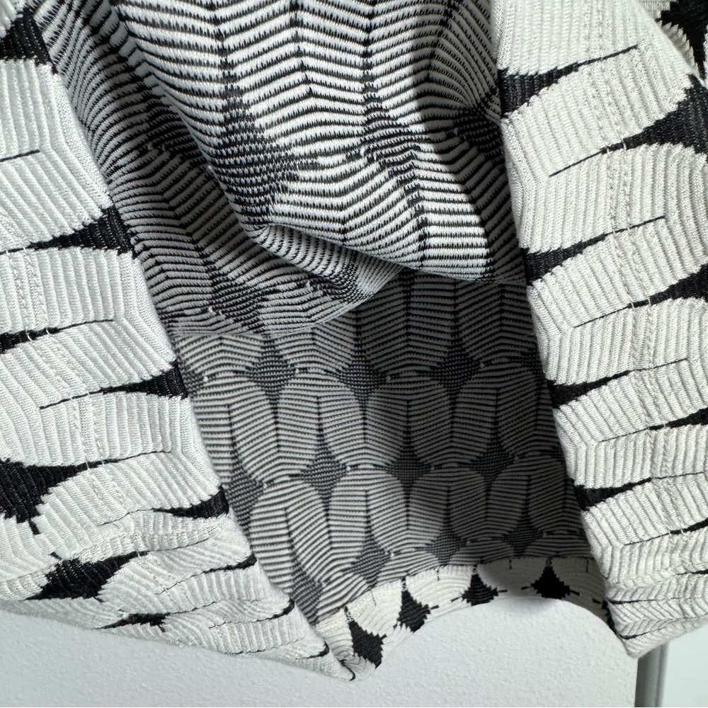 NWT Renee C Black and White Pencil Skirt Size Small Geometric Stretch Fall - Picture 4 of 7